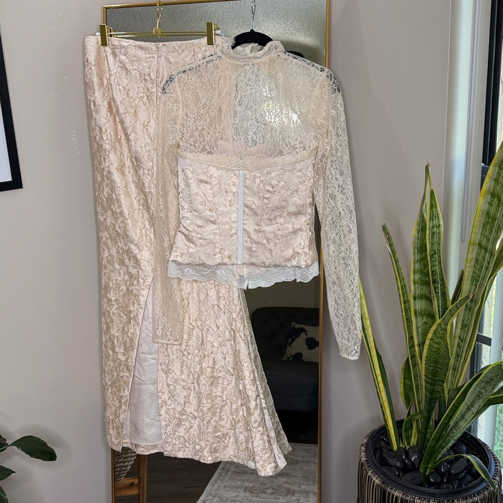 House of CB ‘Perdita’ & ‘Mara’ Ivory Metallic jacquard corset, bolero maxi Set - Picture 11 of 11
